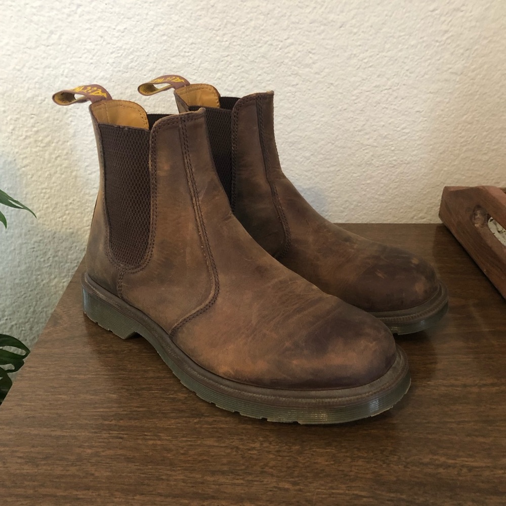 Dr. Marten 2976 Chelsea Boot. Like new. Only worn 2-3 times.